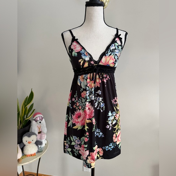 La Vie En Rose Other - La Vie En Rose Black Floral Slip Dress